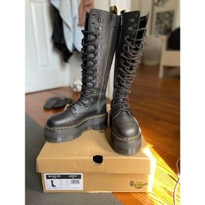 1B60 Max HDW DrMartens